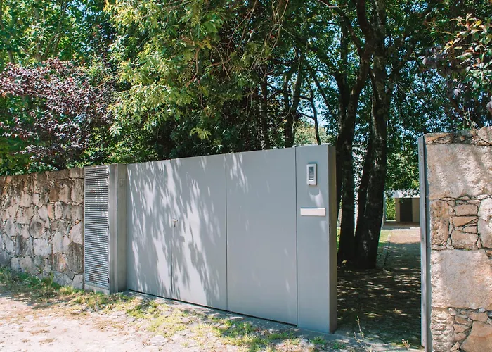 Just Like - Bonnie * Caminha